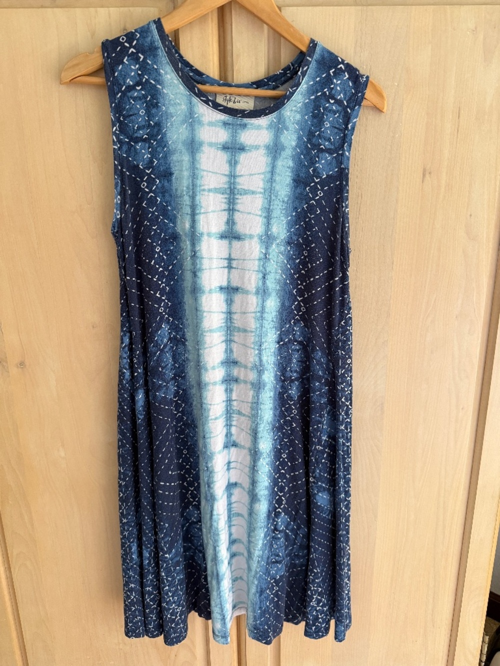Style & Co sleeveless mini dress. Blue, aqua and white. Size petite large.
